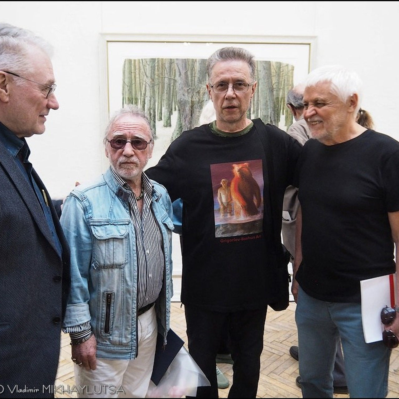 Латиф Казбеков «БУМАЖНЫЕ МИРЫ»