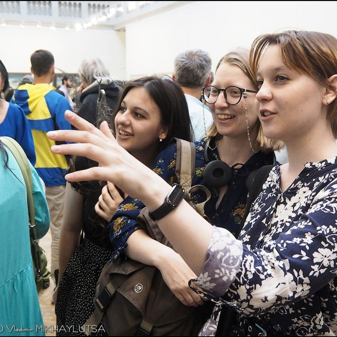 Латиф Казбеков «БУМАЖНЫЕ МИРЫ»