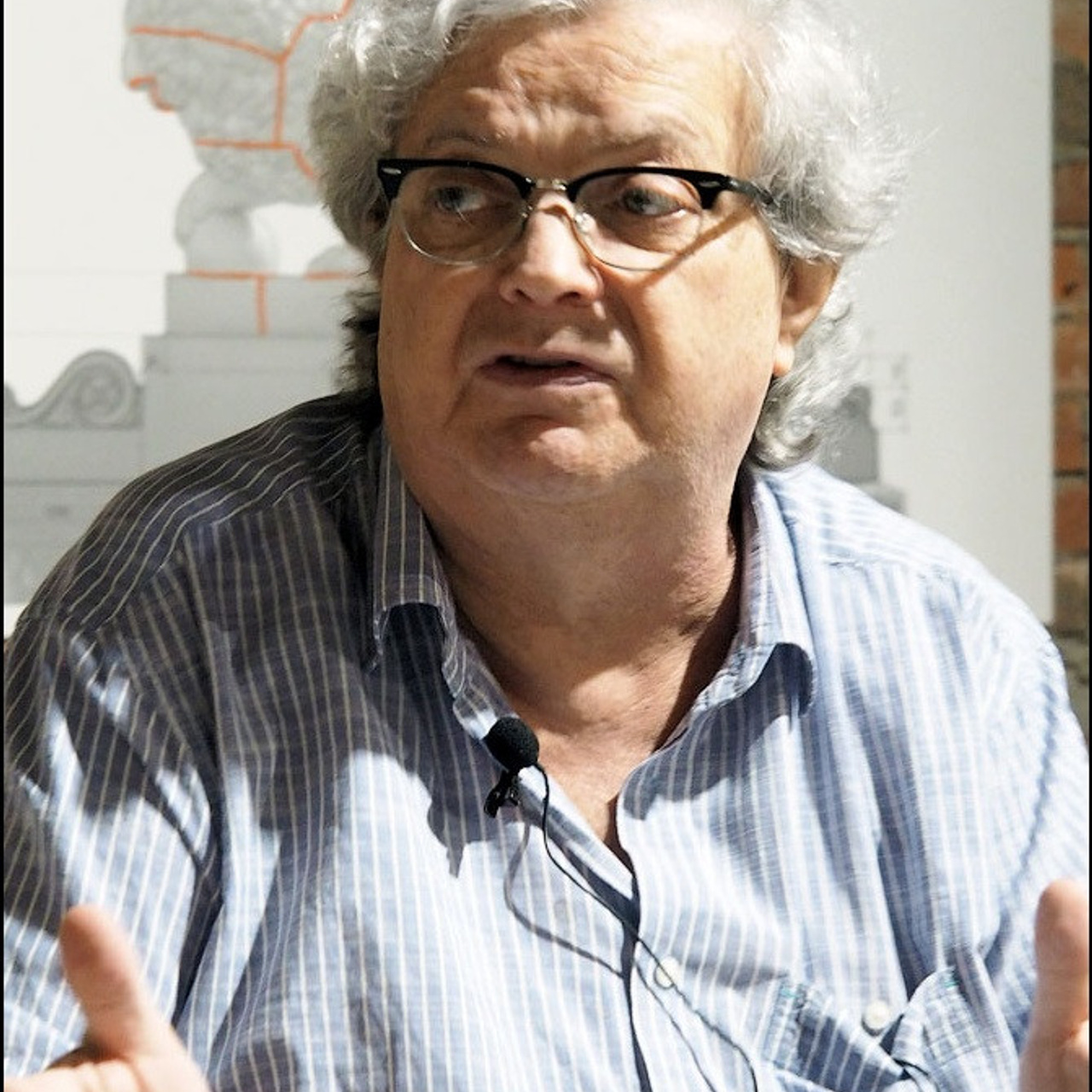 «От монумента до граффити»