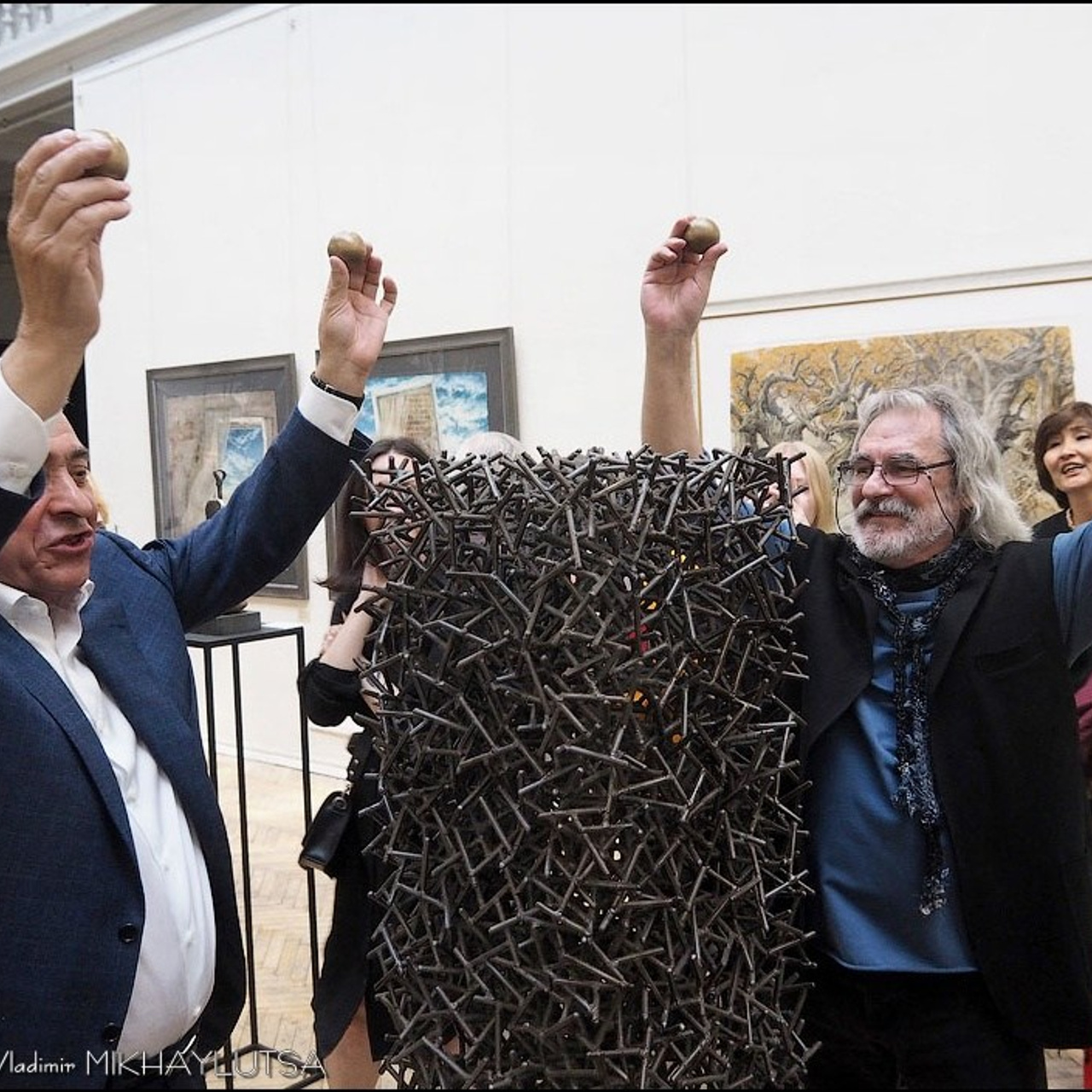 Латиф Казбеков «БУМАЖНЫЕ МИРЫ»