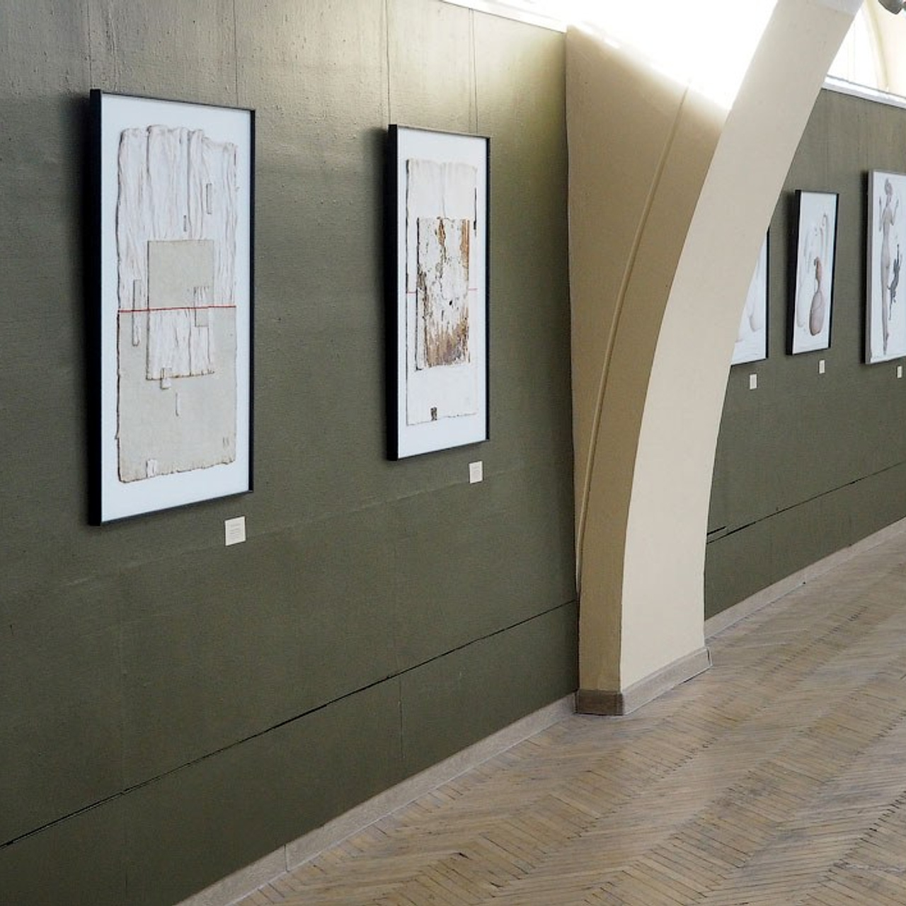 Латиф Казбеков «БУМАЖНЫЕ МИРЫ»