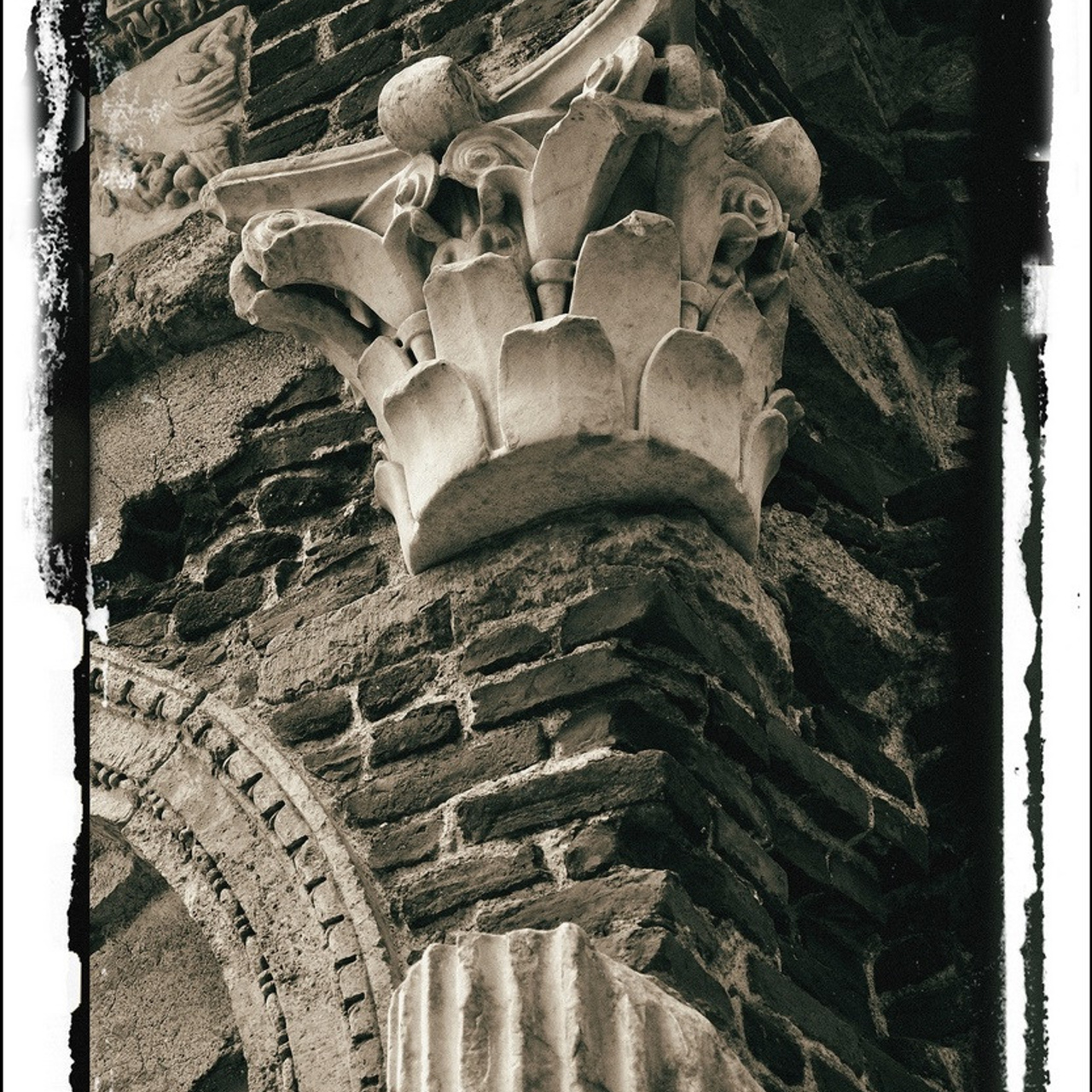 Михайлуца, Фрагмент на Руины в Царском Селе. сепия.