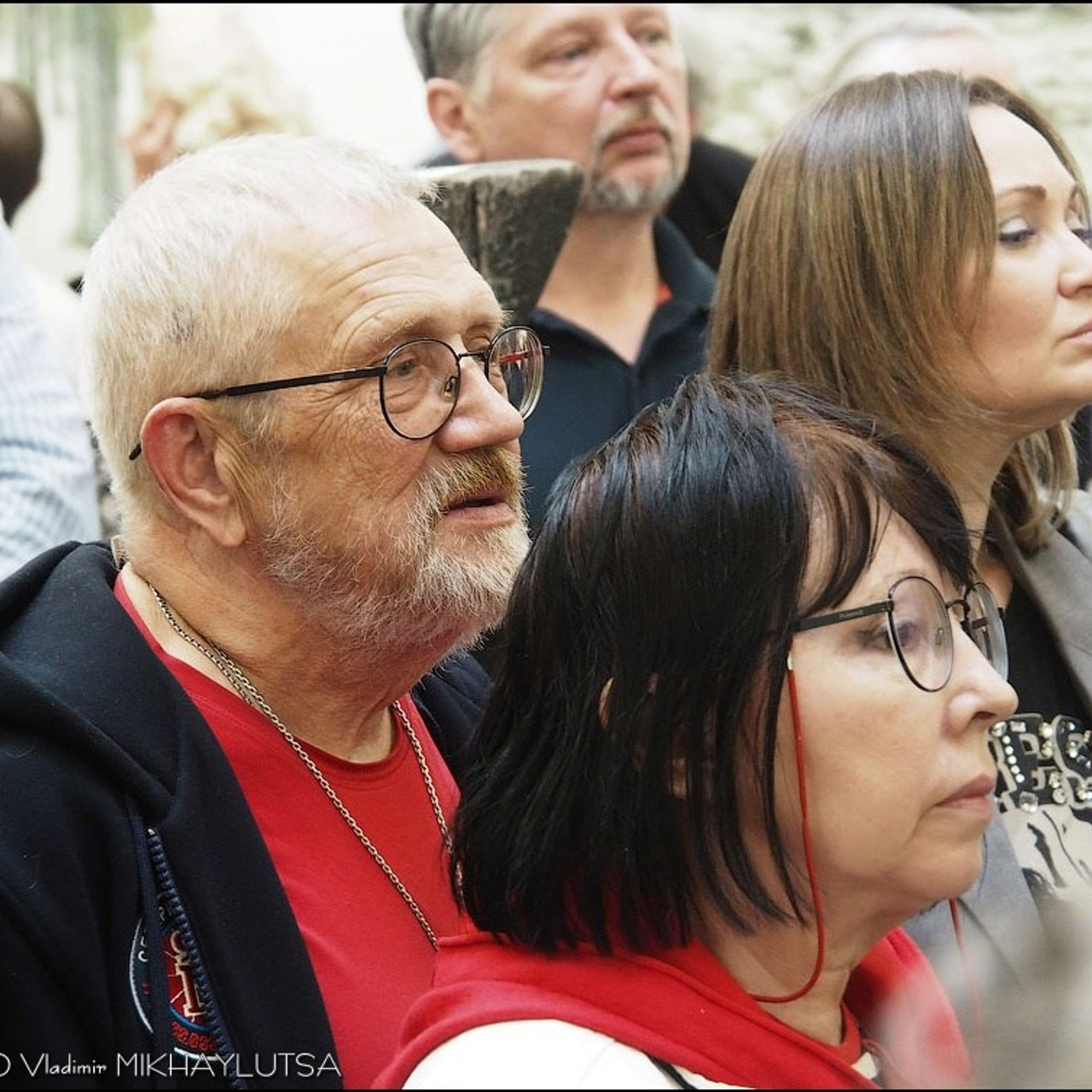 Латиф Казбеков «БУМАЖНЫЕ МИРЫ»