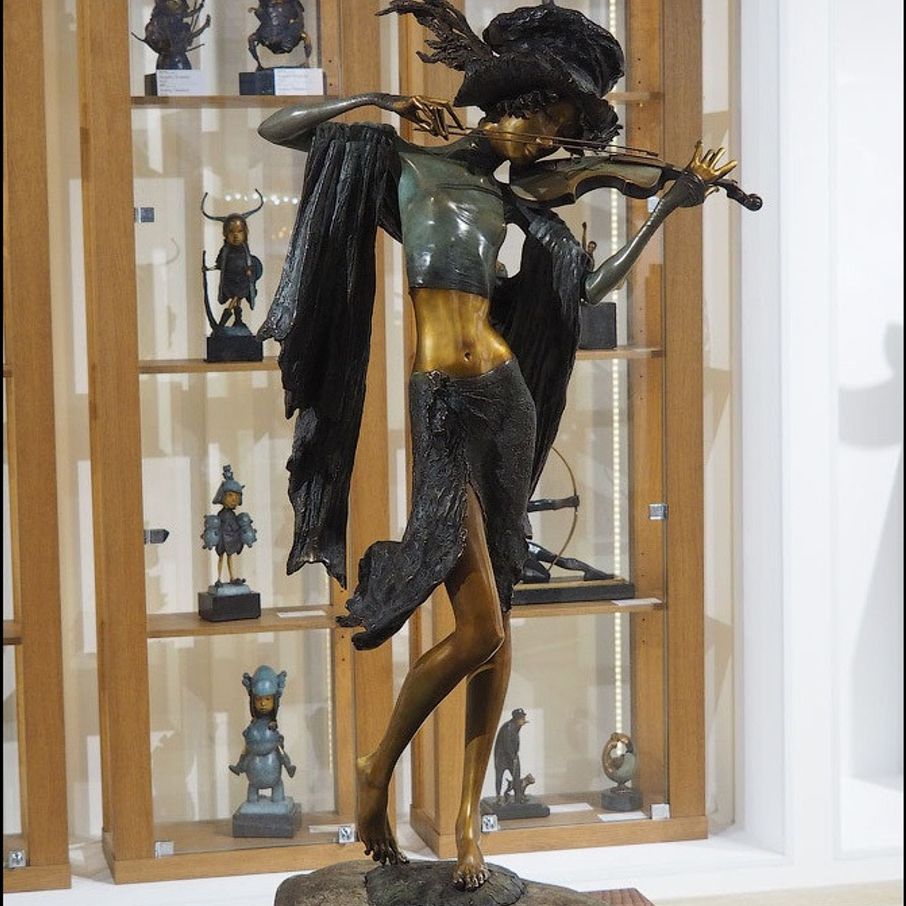 Две картины из музея - Люминография - luminografia.ru