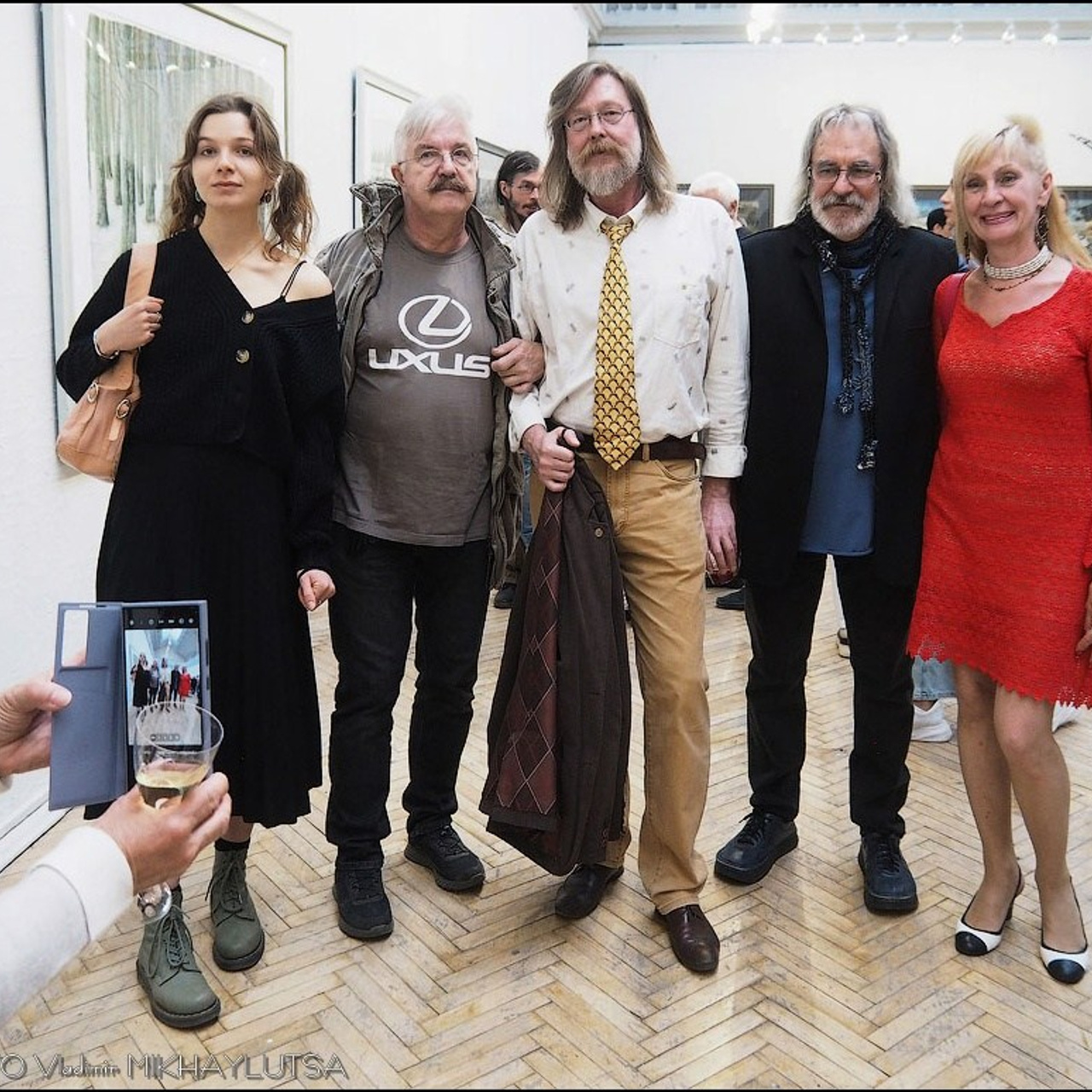 Латиф Казбеков «БУМАЖНЫЕ МИРЫ»