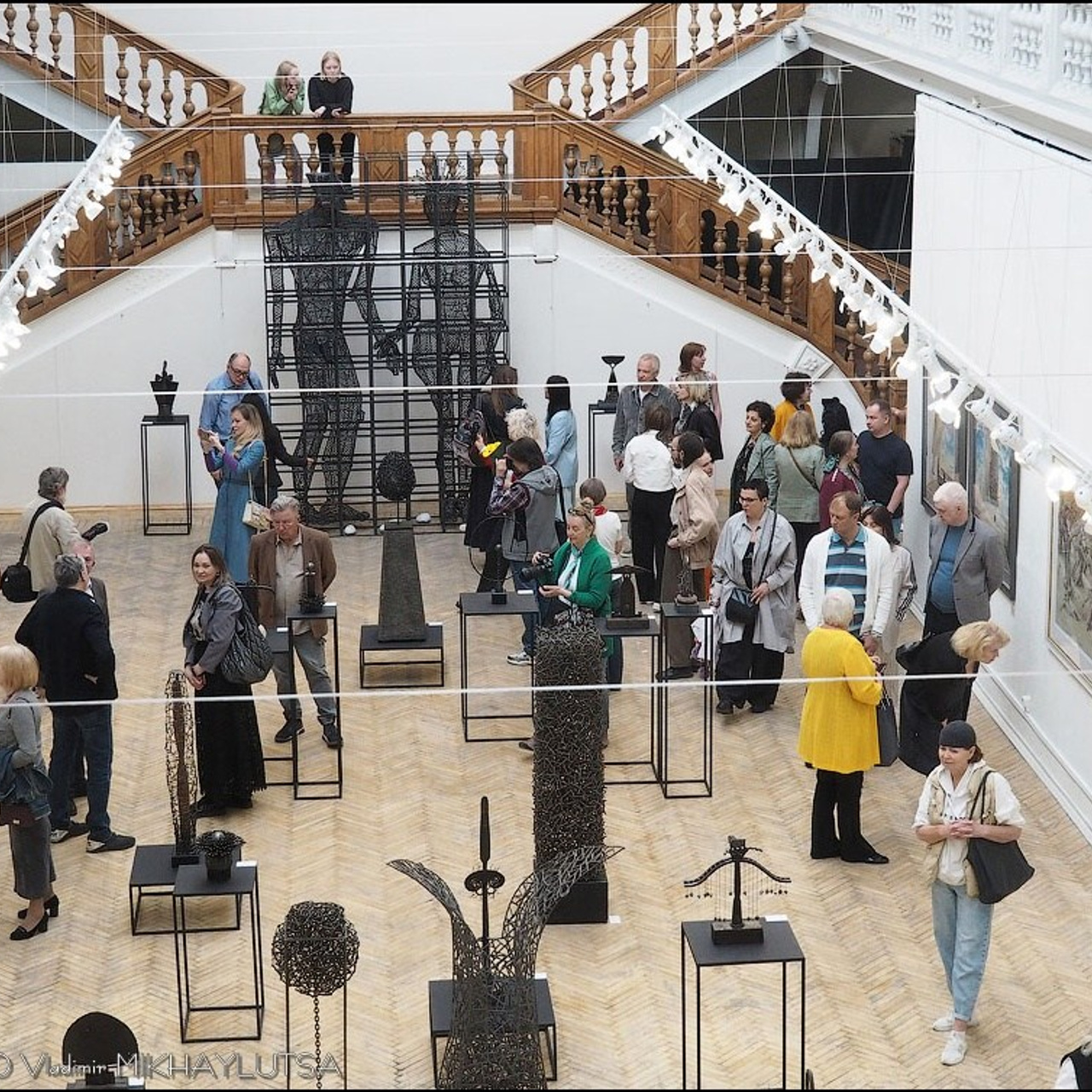 Латиф Казбеков «БУМАЖНЫЕ МИРЫ»