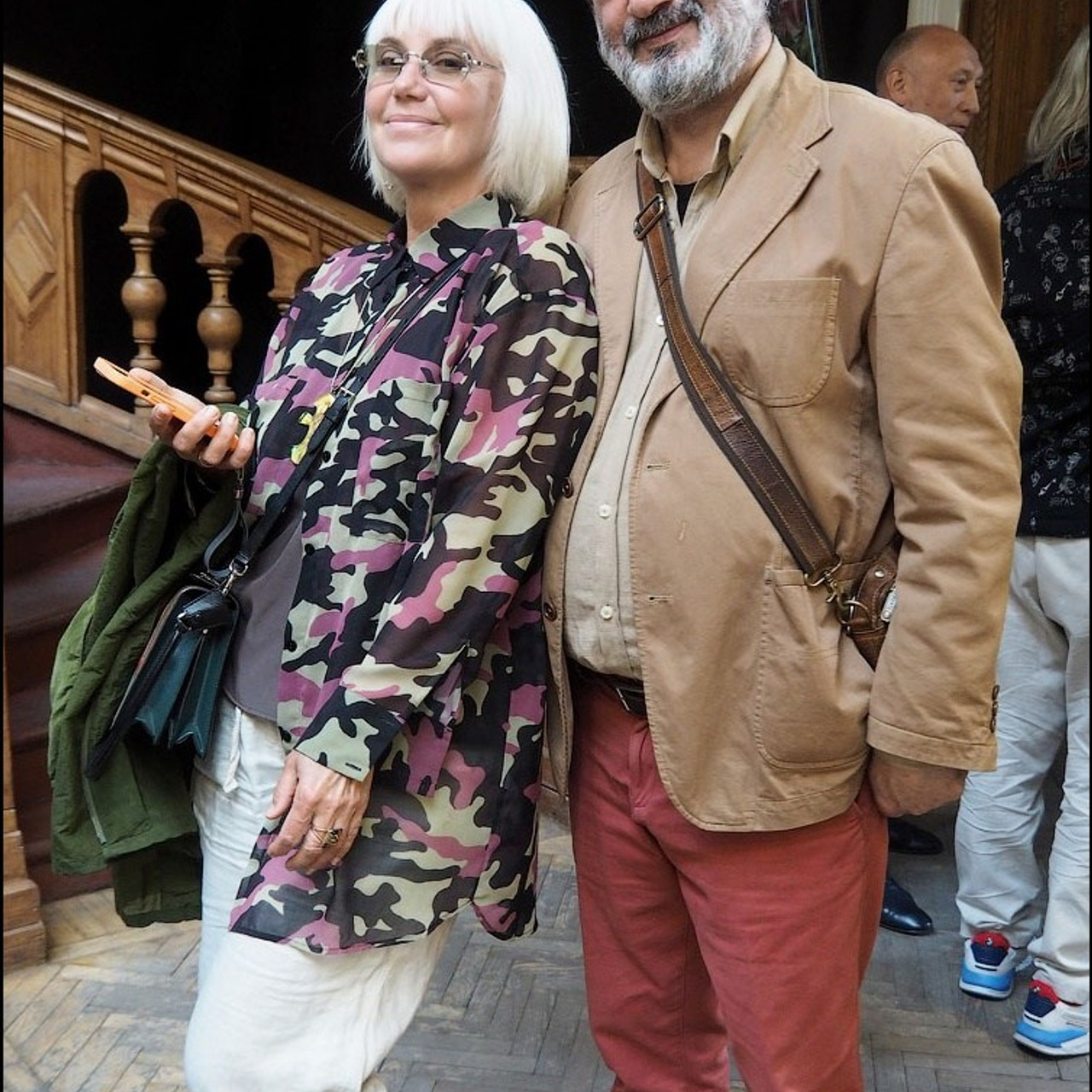 Латиф Казбеков «БУМАЖНЫЕ МИРЫ»