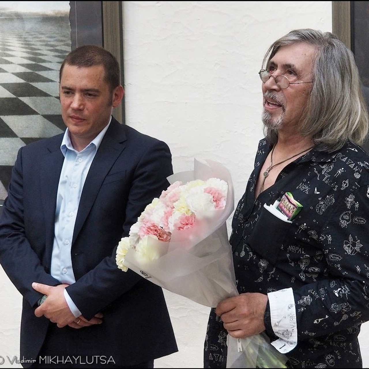 Латиф Казбеков «БУМАЖНЫЕ МИРЫ»