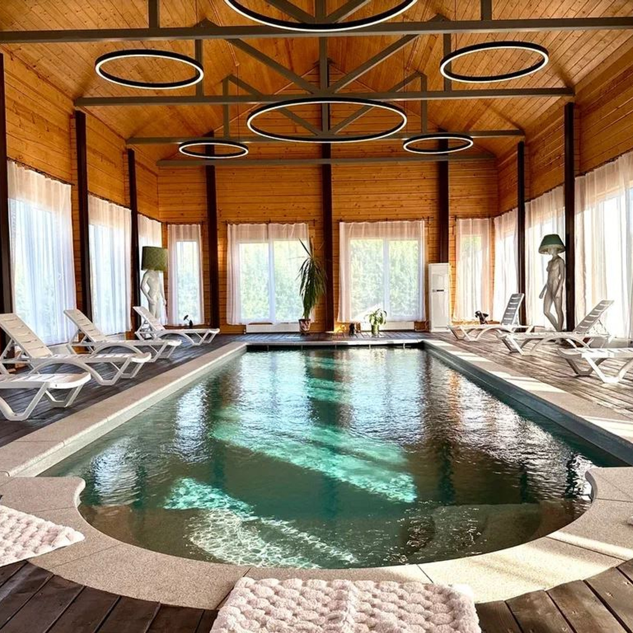 Банкетный зал Веранда в Якушево у озера для свадеб, юбилеев, корпоративов. Официальный сайт