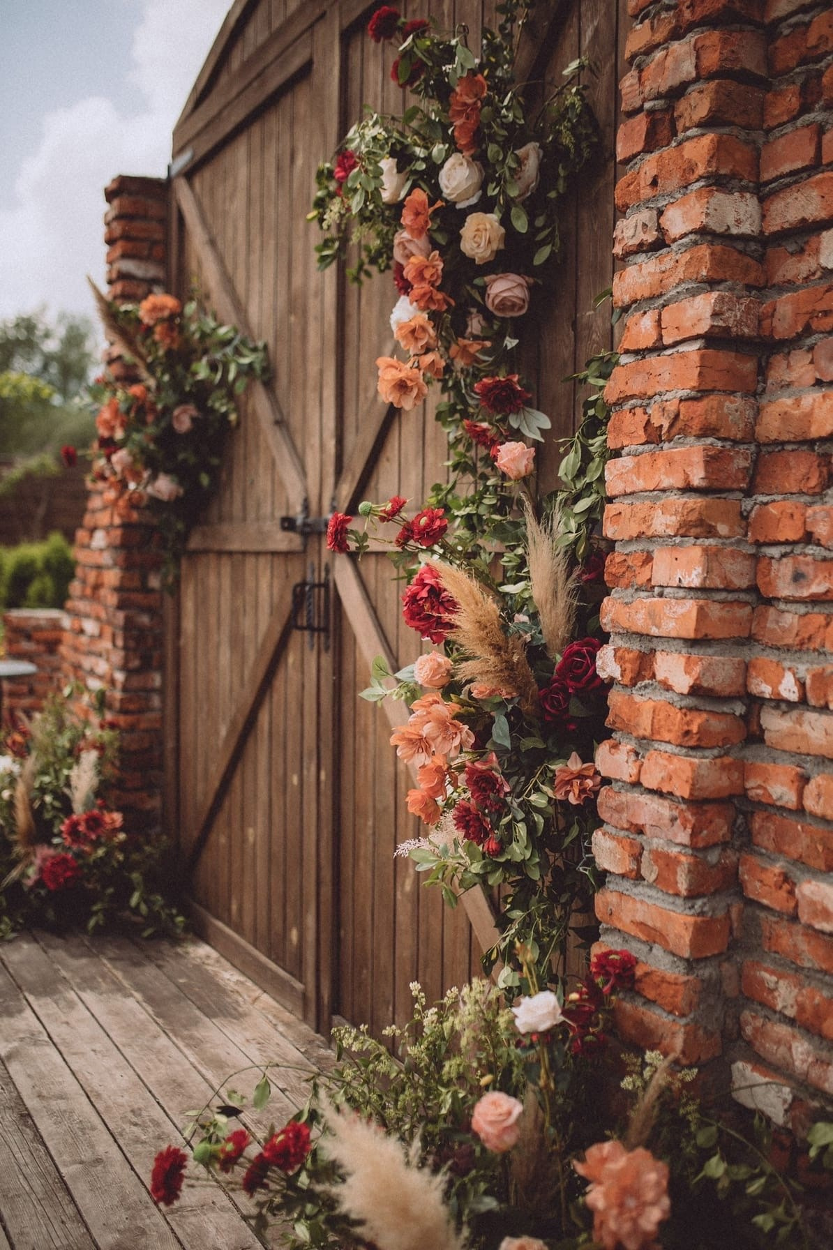 Амбарные ворота. Локация для церемонии и фотосессии. Свадебная площадка РАНЧО