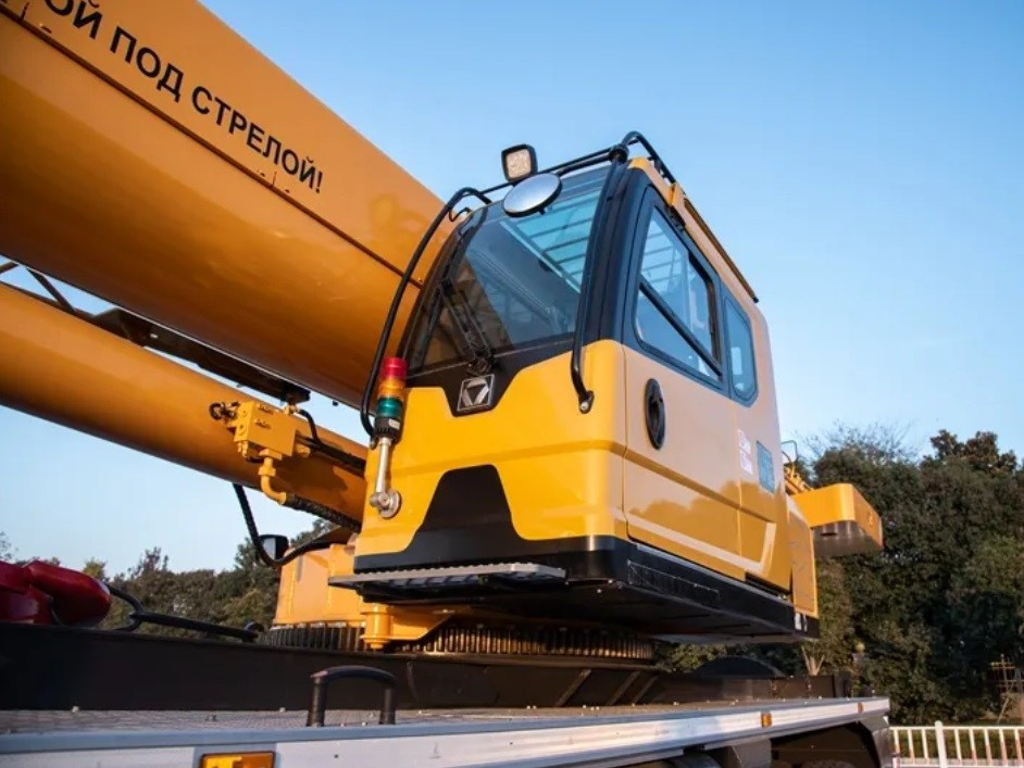 Автокраны XCMG XCT70_S1. Продажа надежной спецтехники от компании СТИ в г. Новосибирск