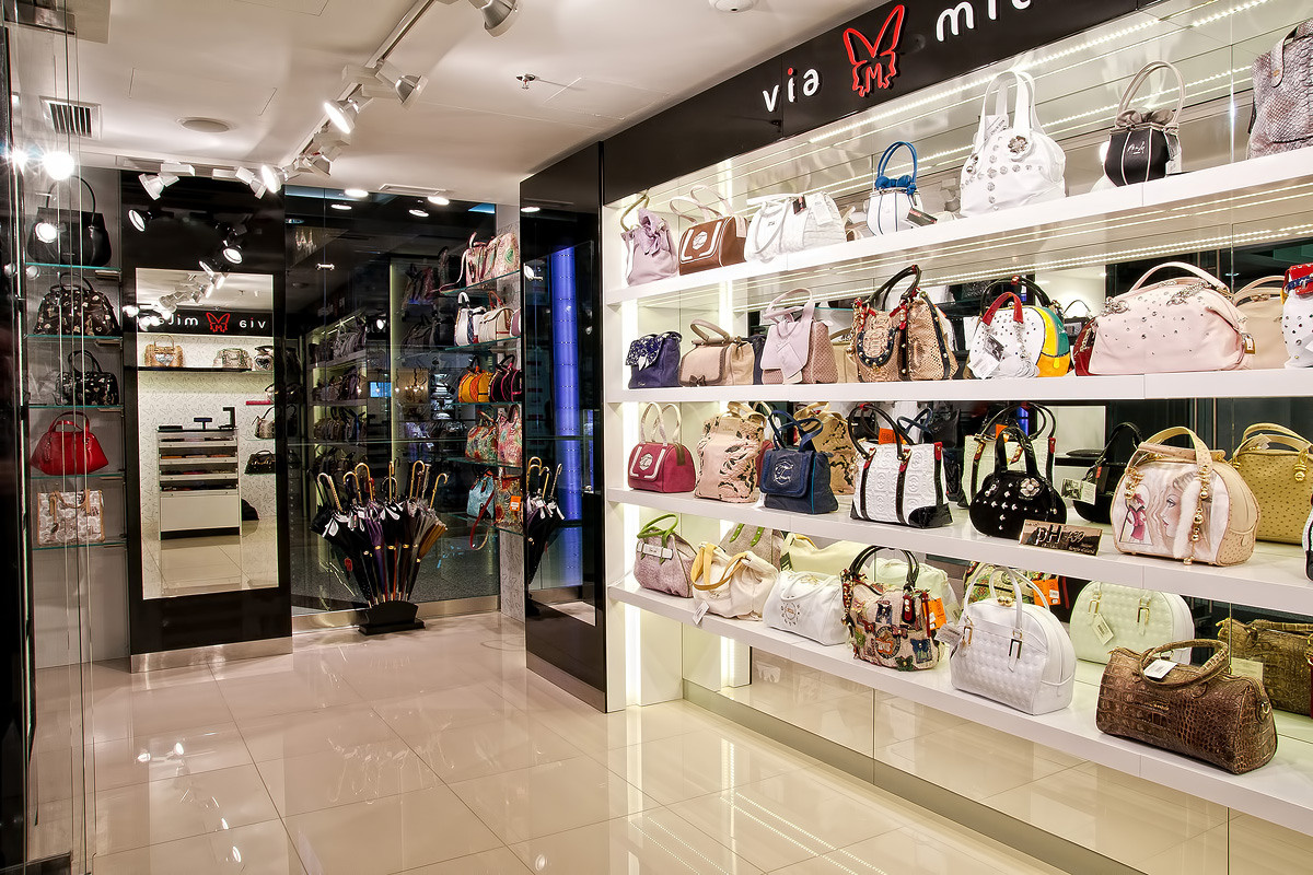 Съемка интерьера магазина сумок