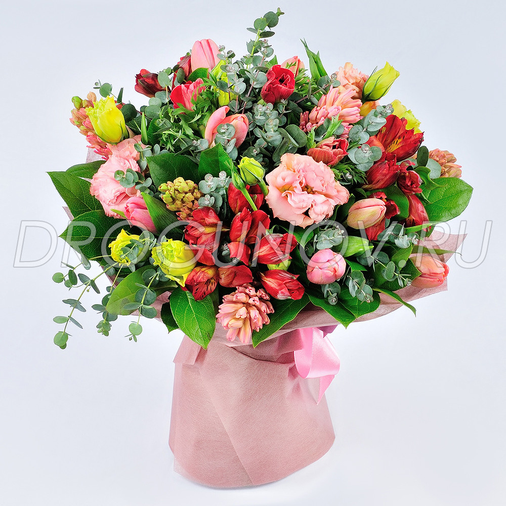 букет сбоку на белом фоне