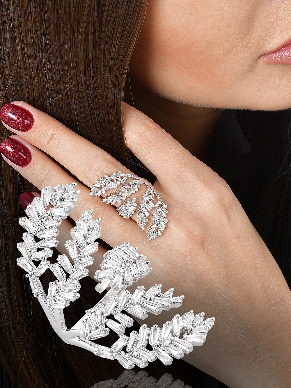 кольцо с кристаллами