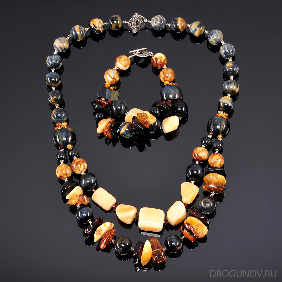 Большие бусы из натурального камня