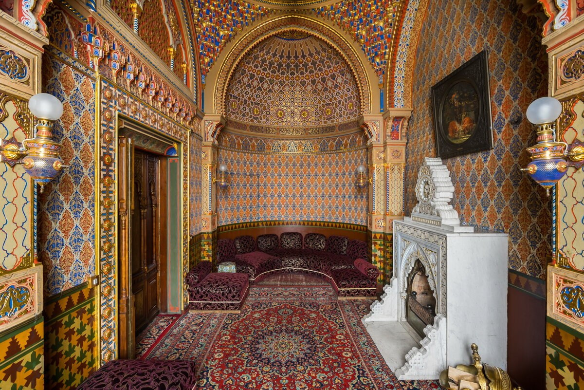 Локации в Питере под крышей