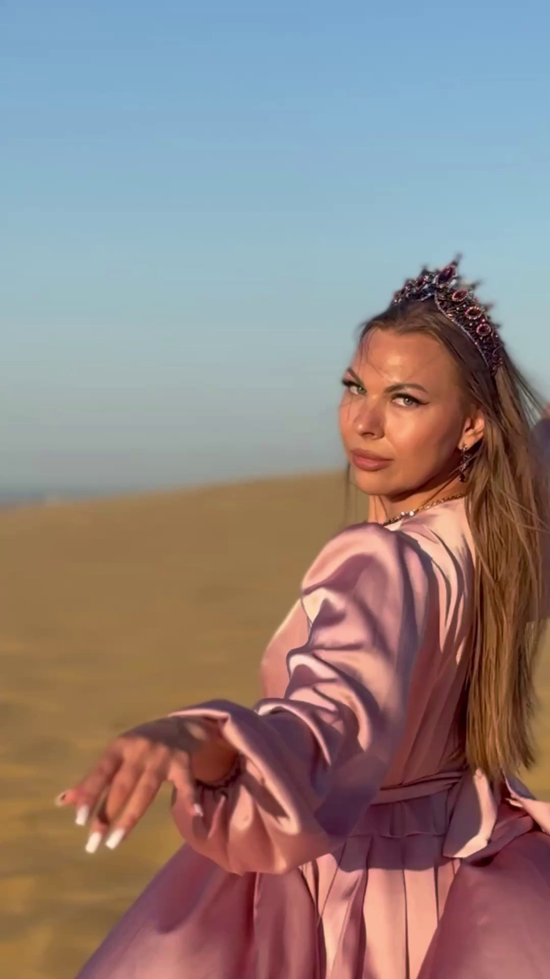 Фотосессия на бархане. Фотограф Дагестан | Лошади | Этноплатья | Туры