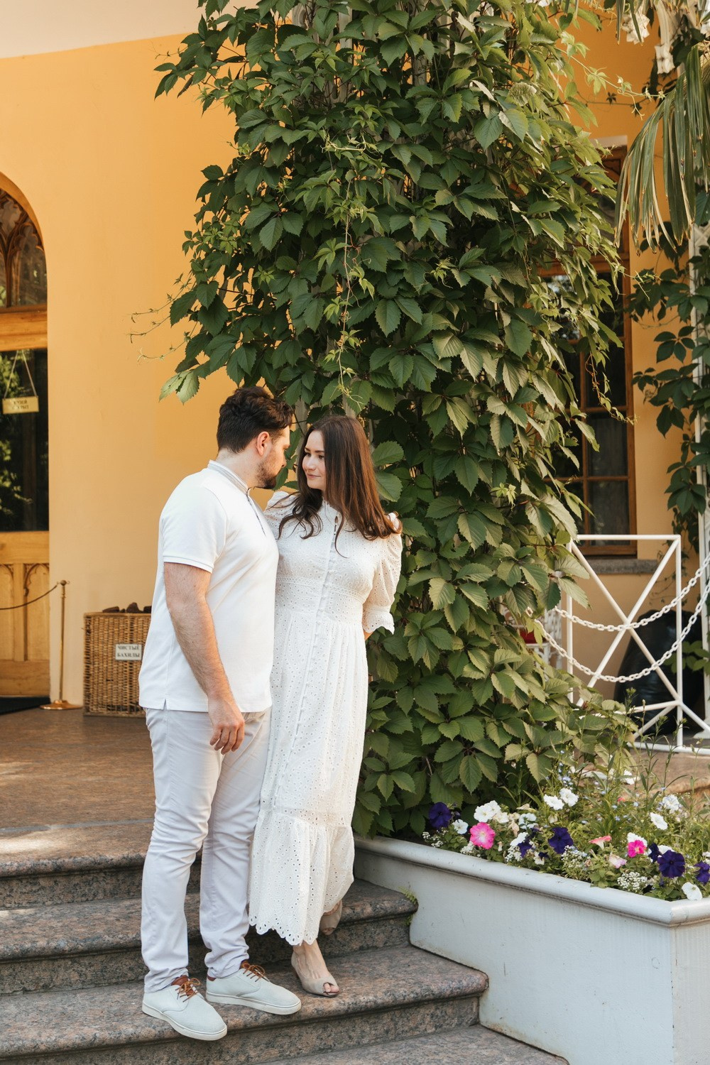 Лавстори в Петергофе, где прогуляться Петергоф, свадьба в Петергофе, как записаться в загс Петергоф, красивые места для свадьбы, фотограф на свадьбу, свадебный фотограф в Петергофе, прогулка,