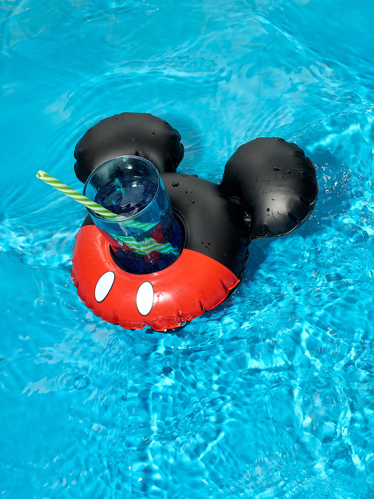 История съемки на воде. Надувные игрушки