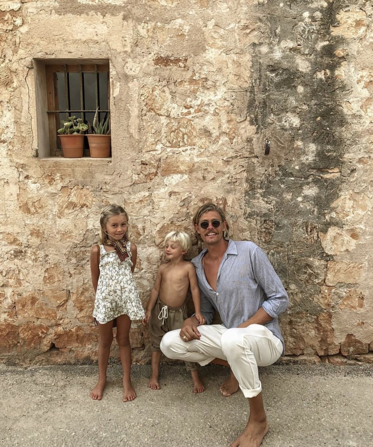 Что надеть на фотосессию: гардероб, цвета и образы, контакты визажистов
