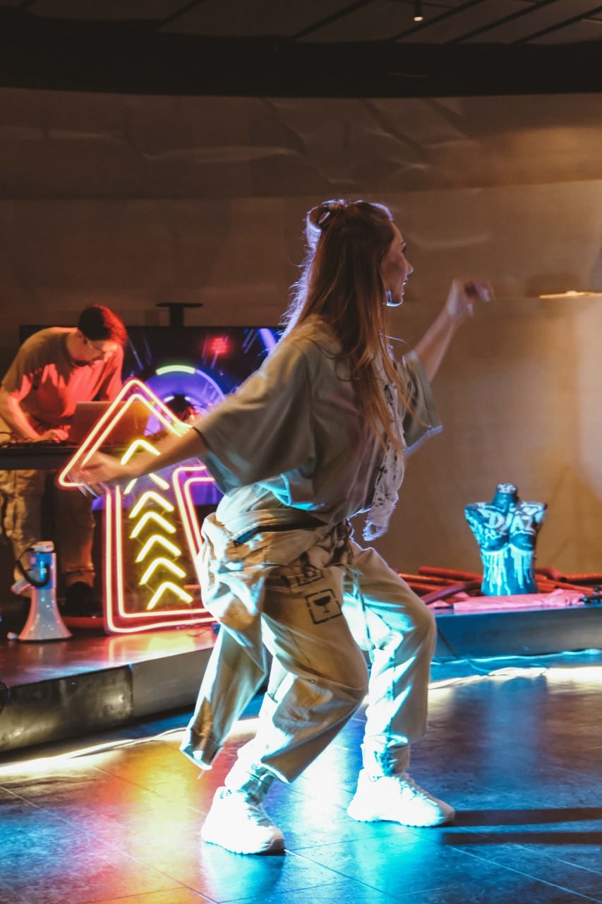 Silent Disco. Арт-группа СТРОКА