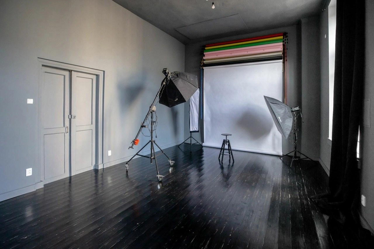 Лучшие Фотостудии Симферополя - топ-мета для сьемки в 2025. Профессиональная фотосъемка в Крыму. Натуральные эмоции и живые кадры. Забронируйте дату прямо сейчас!