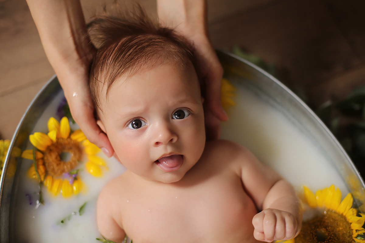 Фотопроект в ванне с молоком и цветами. Семейный и детский фотограф в Сочи Наталья Вербицкая
