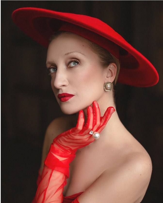 НОВЫЕ СЪЕМКИ В СТУДИИ — ОНА (ПЛАН)