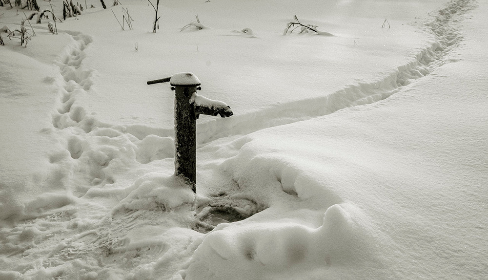 Life under the mountain. Фотохудожник