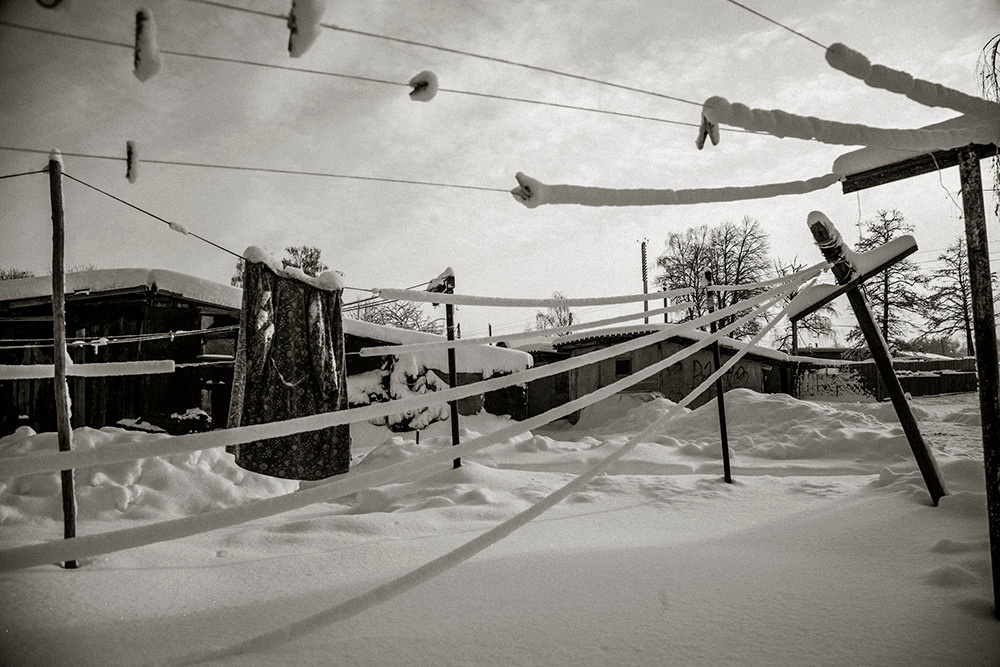 Life under the mountain. Фотохудожник