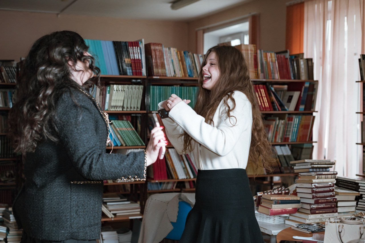 Выпускной альбом для класса — фотосессия в школе, пожелания и видео в Москве. MILATE — выпускные альбомы, фотосессии и видео в Москве