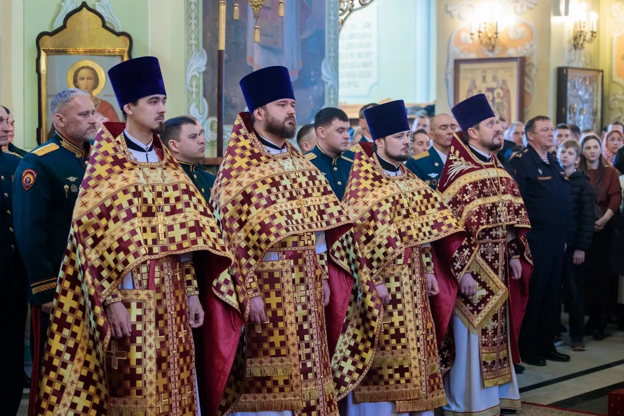 МИТРОПОЛИТ ИГНАТИЙ СОВЕРШИЛ БОЖЕСТВЕННУЮ ЛИТУРГИЮ В ПОКРОВСКОМ СОБОРЕ. Саратовское Северо-Западное благочиние