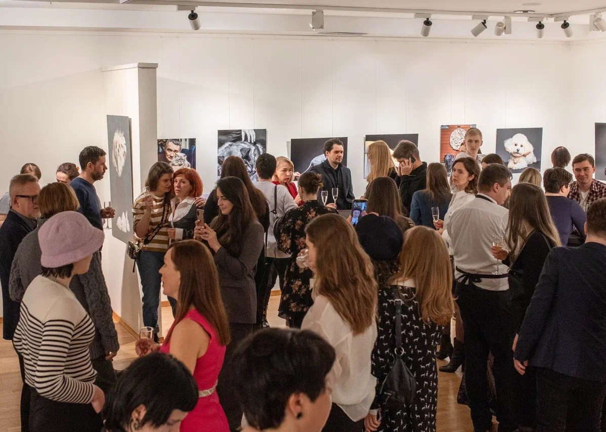 Михаил Стенин, У Любви четыре лапы