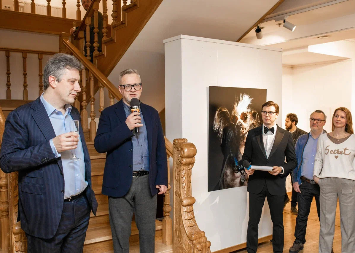 Михаил Стенин, У Любви четыре лапы