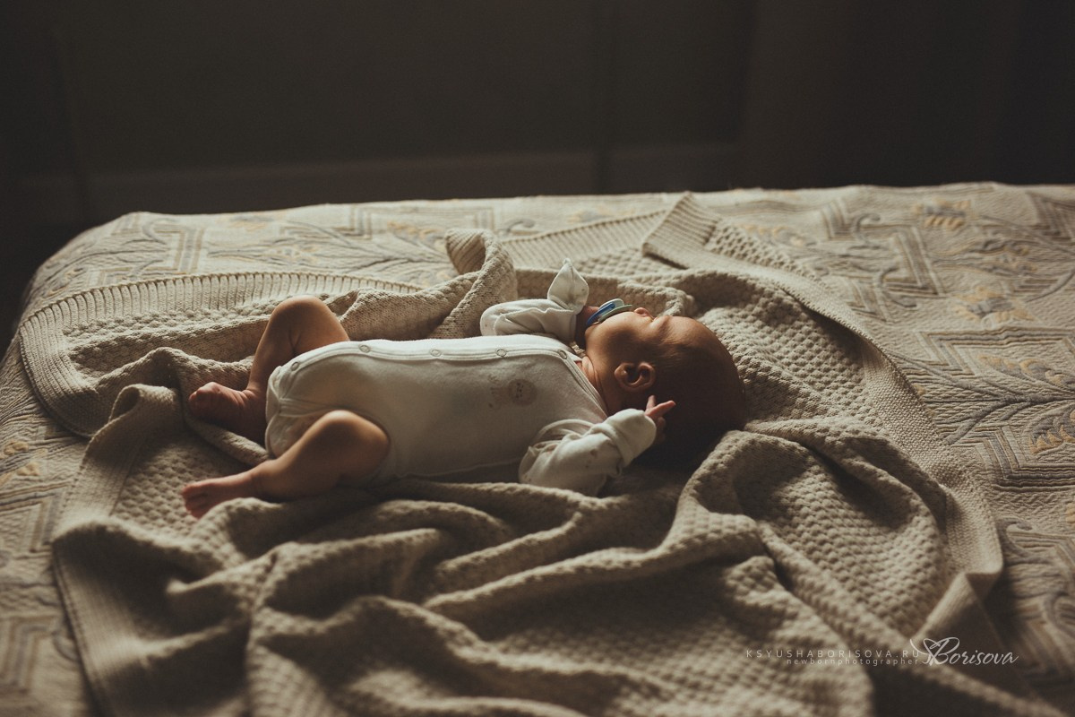 Фотосессия дома с новорожденным. Фотограф новорожденных в Магнитогорске Ксюша Борисова