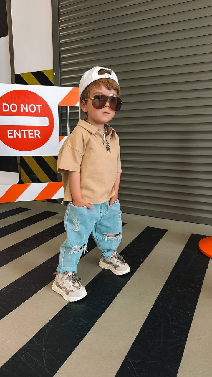 Модель для предметной съемки мальчик Радэль Казань| Sale Easy