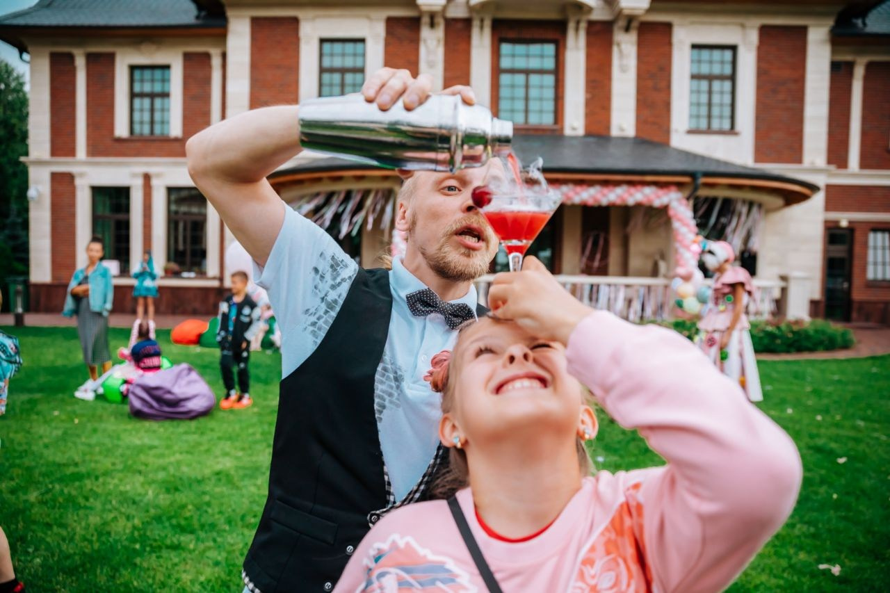 Ведущий + диджей + 1 из 8 моих услуг в подарок!