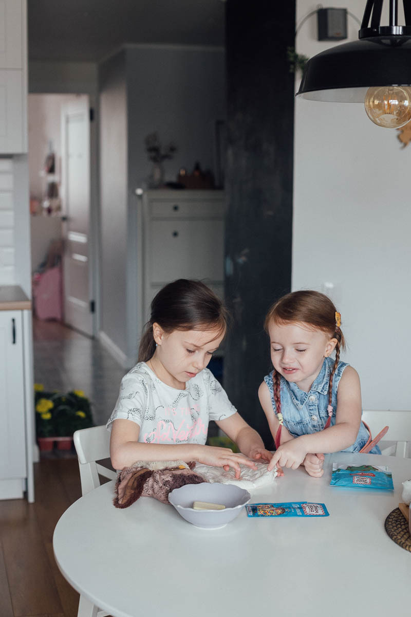 Цветы на подоконнике. Семейный и свадебный фотограф в Москве Жнякина Юлия