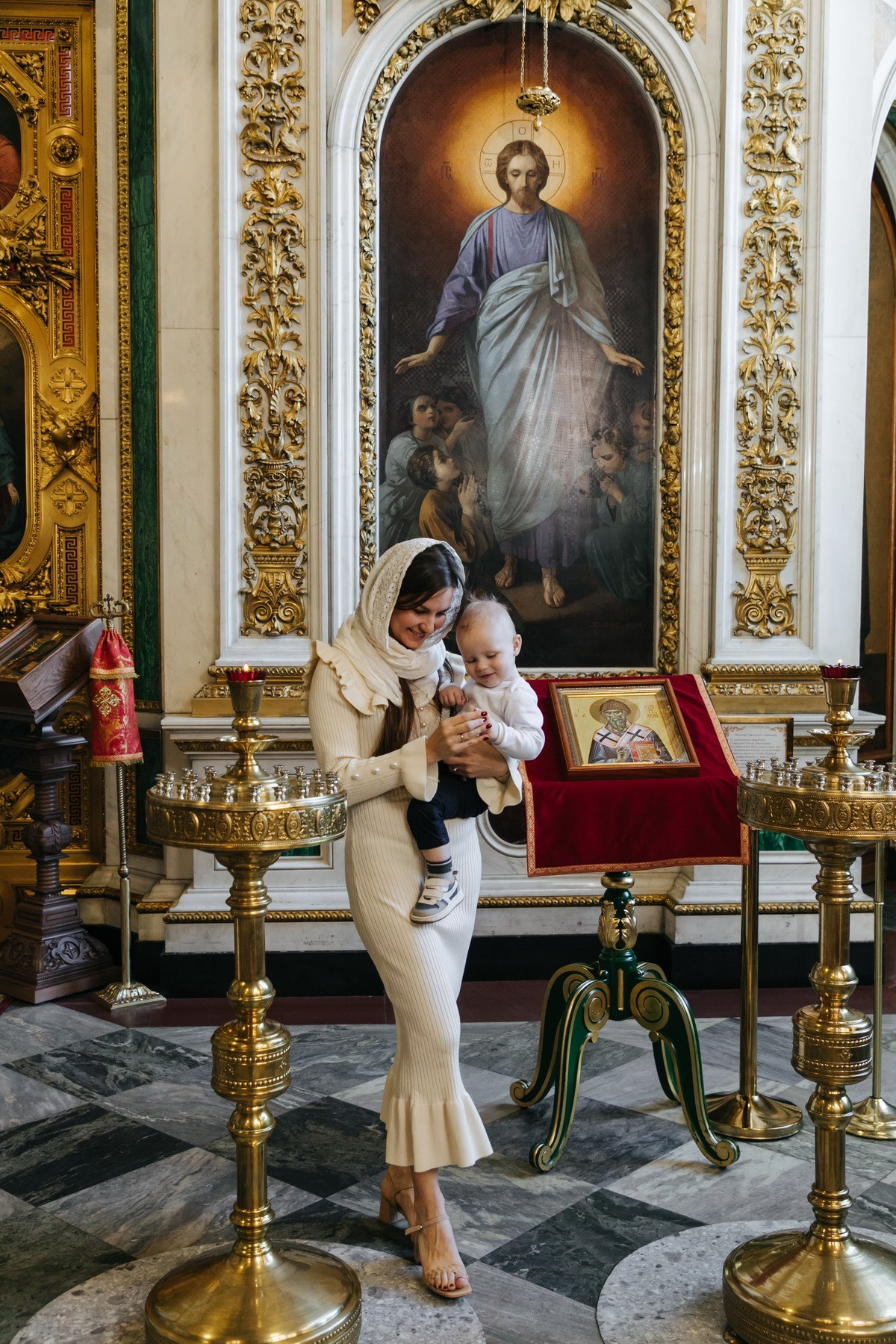 Крещение в Исаакиевском соборе, можно ли крестить а исаакиевском соборе, проводят ли крещение в исаакиевском, сколько стоит крещение в собре исаакиевский, где покрестить ребенка спб, лучшие церкви для крещения спб