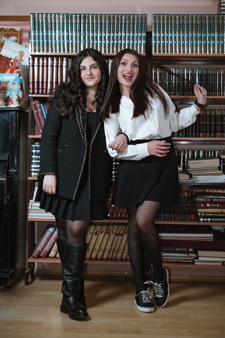 Выпускной альбом для класса — фотосессия в школе, пожелания и видео в Москве. MILATE — выпускные альбомы, фотосессии и видео в Москве