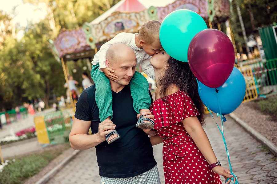 В сквере Миндовского. Семейный фотограф в Перми Ольга Гилева. Выпускные альбомы