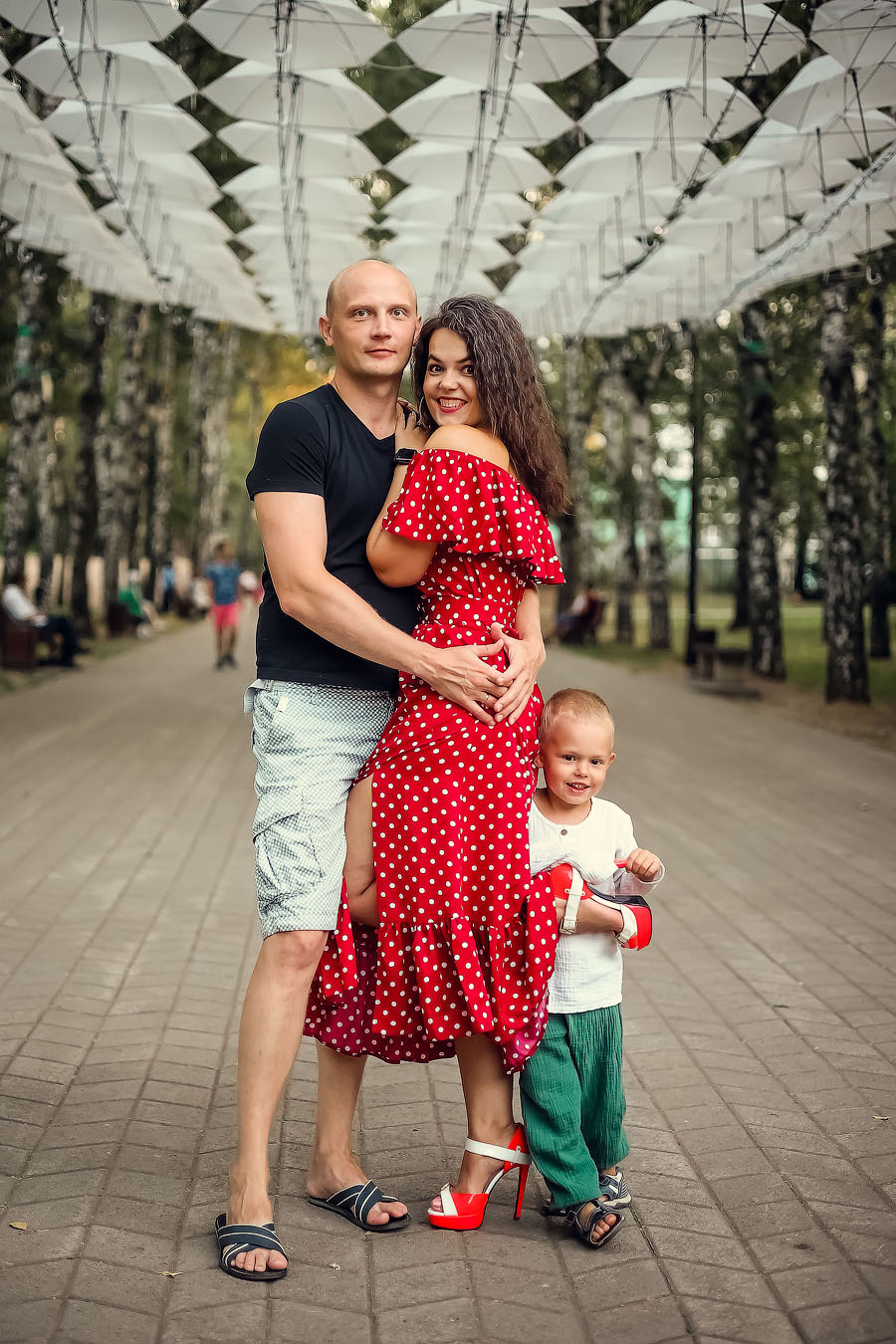 В сквере Миндовского. Семейный фотограф в Перми Ольга Гилева. Выпускные альбомы