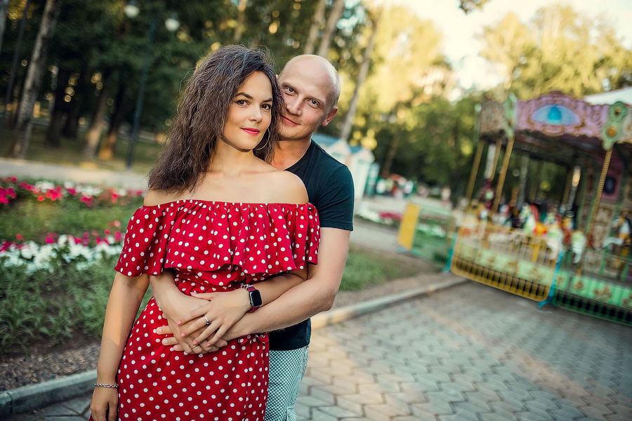 В сквере Миндовского. Семейный фотограф в Перми Ольга Гилева. Выпускные альбомы