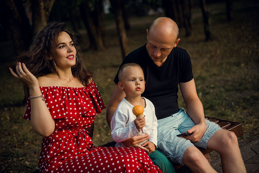 В сквере Миндовского. Семейный фотограф в Перми Ольга Гилева. Выпускные альбомы