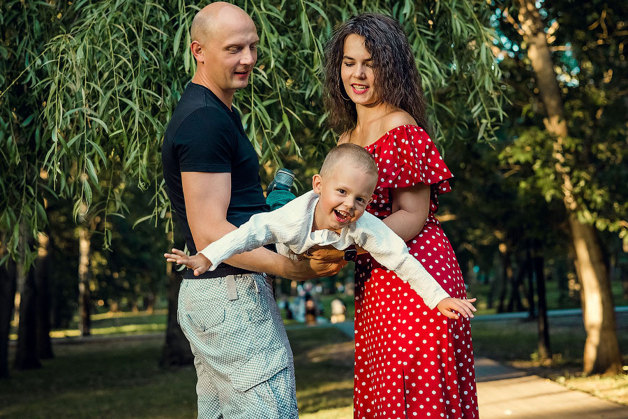 В сквере Миндовского. Семейный фотограф в Перми Ольга Гилева. Выпускные альбомы