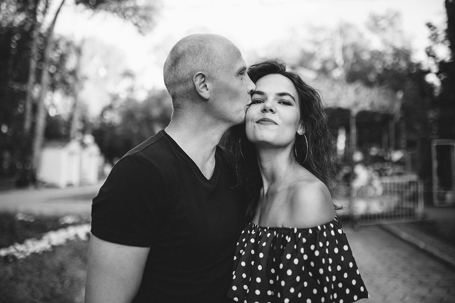 В сквере Миндовского. Семейный фотограф в Перми Ольга Гилева. Выпускные альбомы