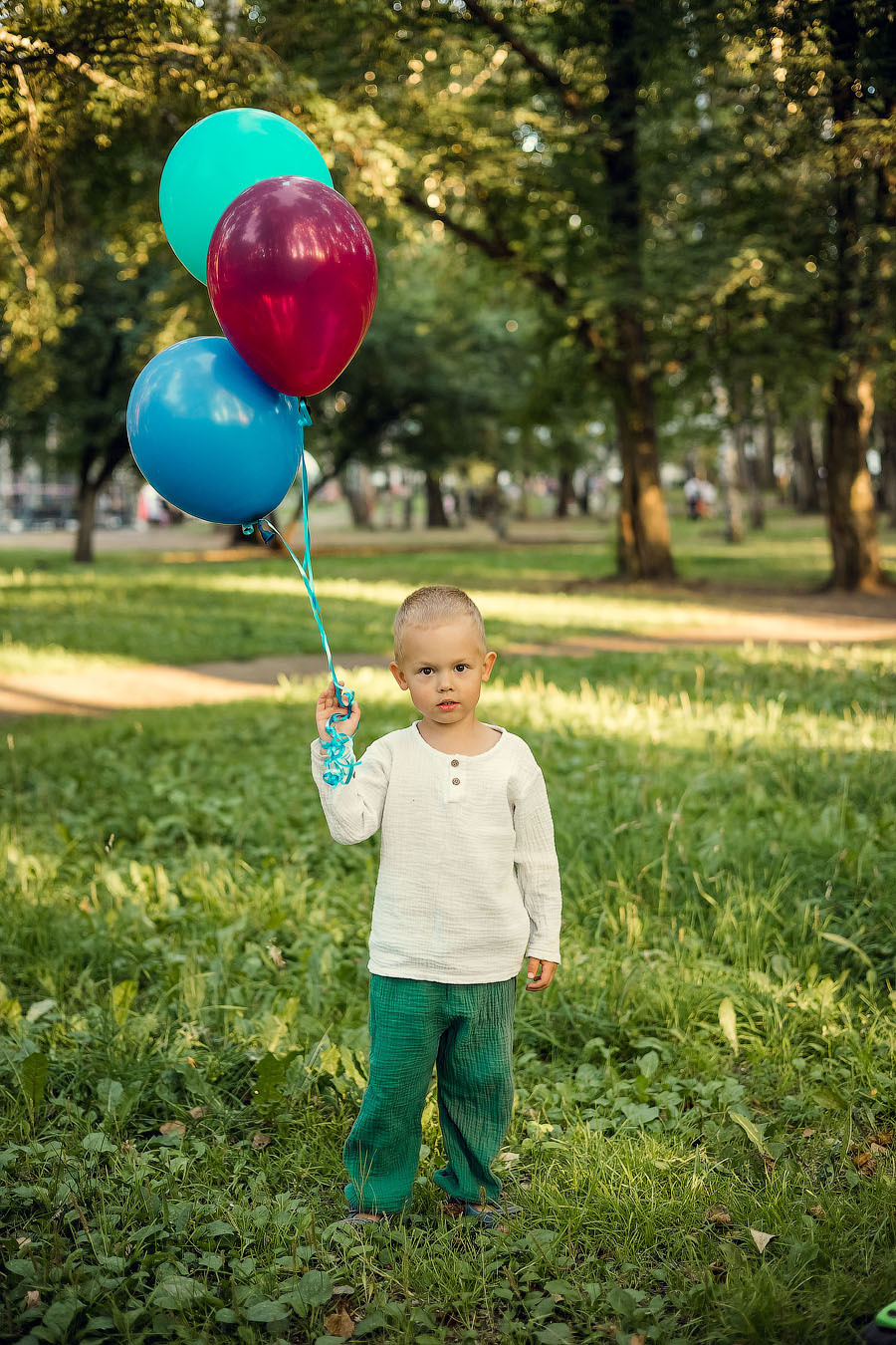 В сквере Миндовского. Семейный фотограф в Перми Ольга Гилева. Выпускные альбомы