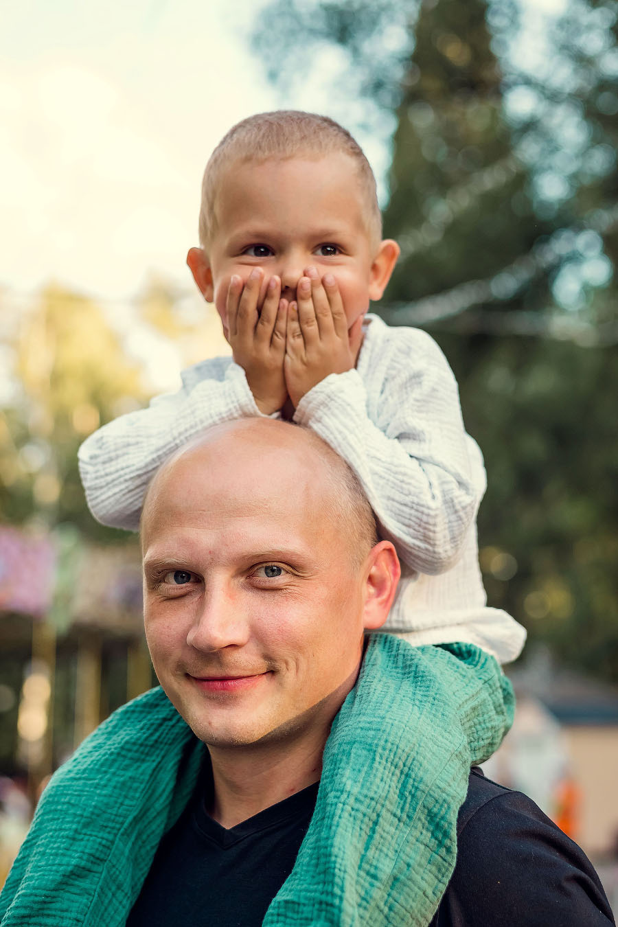 В сквере Миндовского. Семейный фотограф в Перми Ольга Гилева. Выпускные альбомы
