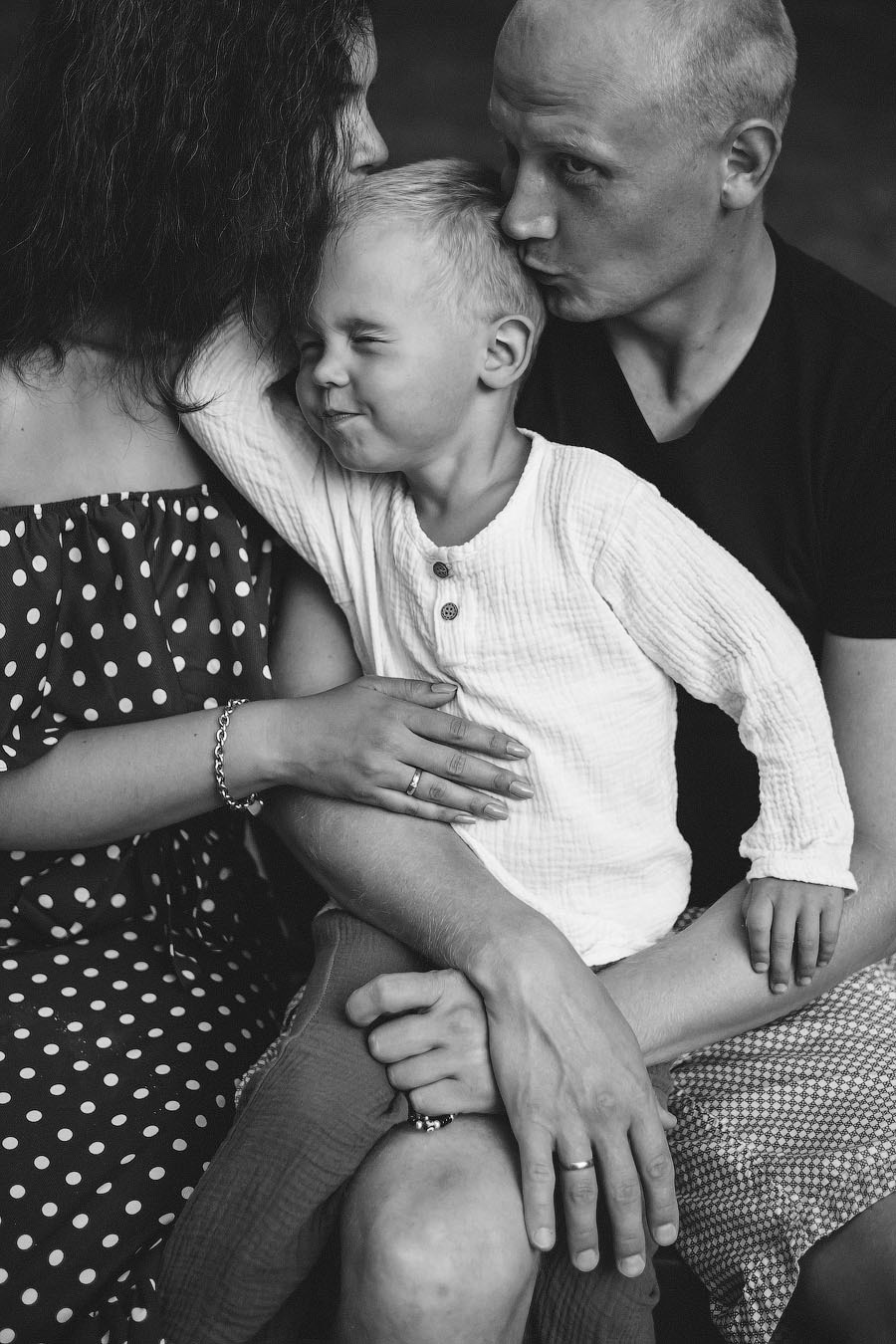 В сквере Миндовского. Семейный фотограф в Перми Ольга Гилева. Выпускные альбомы