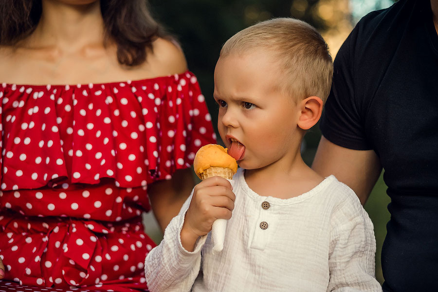 В сквере Миндовского. Семейный фотограф в Перми Ольга Гилева. Выпускные альбомы